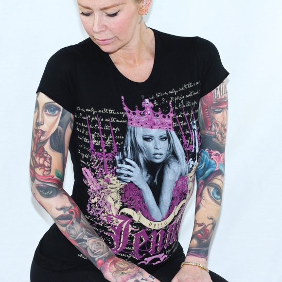 Rare from “Hello Jenna” series Swarovski Queen tee - Picture 8 of 8